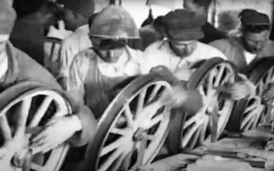 This 1918 Ford film shows the making of the Model T wheel step by step and it's fascinating