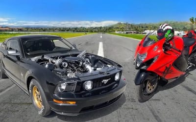 A twin-turbo Mustang took on a turbo Suzuki Hayabusa in ultimate two wheels vs four drag race