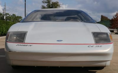 Ford created a phenomenal and advanced concept car in 1983 that spear-headed a lot of the features cars have today