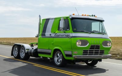 ford-van-6-wheeled-mini-semi