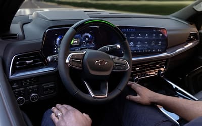 GM just patented a system that changes lanes based on where you look