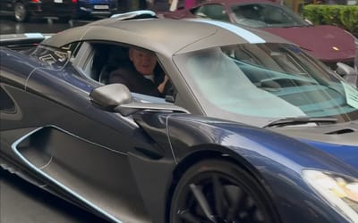 gordon-ramsay-aston-martin-valhalla-supercar-awkward-problem
