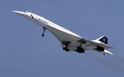 Man captures the sonic boom of a Concorde taking off and it's so satisfying to hear
