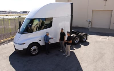 jay-leno-drove-production-tesla-semi-ev-with-one-million-mile-battery