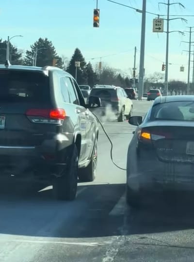 drivers-were-caught-keeping-vehicle-running-remarkable-trick