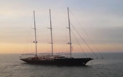 jeff-bezos-yacht-costa-marina