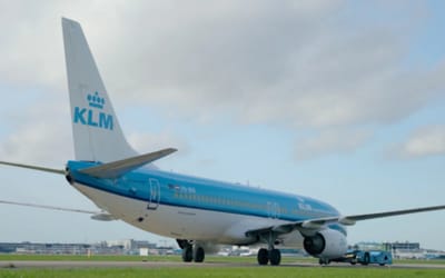 klm-royal-dutch-airlines-emotional-farewell-first-boeing-737-800
