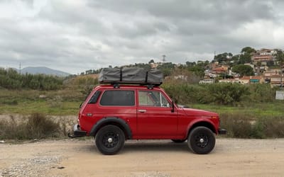 californian-youtuber-drives-lada-niva-1600-micro-camper-to-explore-spain