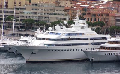 lady-moura-superyacht-turned-into-hospital