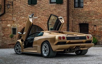 The Lamborghini Diablo celebrates 35 years, this is everything about the wedge icon that defined a generation's dream supercar