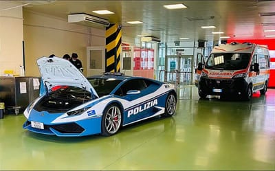 Italian police use Lamborghini to race 700 km in five hours to deliver a kidney