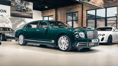 Man finds the last-ever Bentley Mulsanne EWB that was commissioned by Queen Elizabeth II and it’s absolutely jaw-dropping