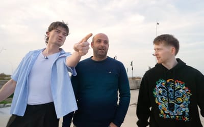 YouTuber buys 5,000,000,000 of the world's cheapest currency to officially become a 'billionaire' then surprises guide with car