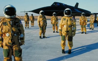 Unbelievably rare photo of SR-71 pilots suited up shows the measures required to fly at Mach 3