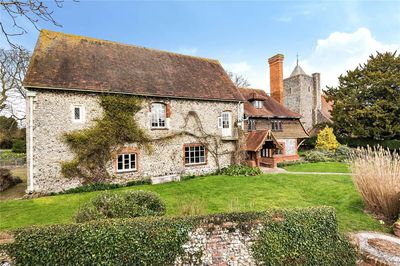 You can now live in a house owned by William the Conquerer’s family