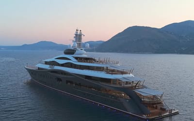 mark-zuckerberg-300m-superyacht-repairs-80-days