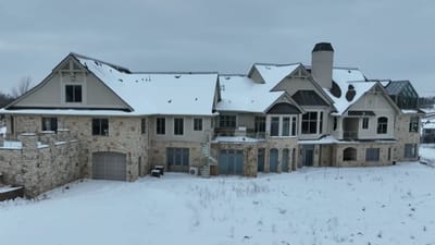 abandoned-mega-mansion-youtuber-explorer