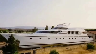 clyde-stires-homemade-mega-yacht-backyard