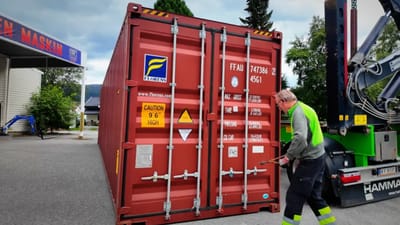 Man buys 20 tons of mini excavators from China and is left stunned by what arrives