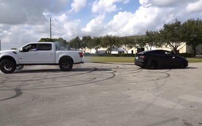 Ford F-150 4×4 goes up against Tesla Model X in a tug-of-war and loses