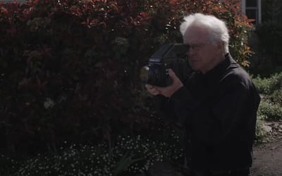 American man who took the 'most viewed photo ever' explains the simple process behind how he did it