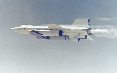 nasa-hypersonic-x-15-landing-in-california