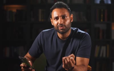 Man gets his hands on two illegal North Korean smartphones to put them through tests