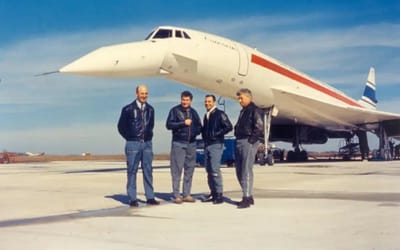 Once in a lifetime footage captures Concorde flying overhead as it lands