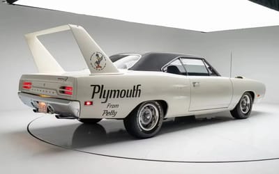 Richard Petty's 1970 Plymouth Superbird attracts record bids but still fails to sell