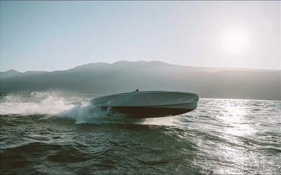 porsche-macan-speedboat-850-fantom-air