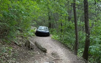 hikers-philadelphia-perplexed-porsche-panamera-blocking-trail