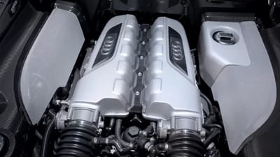 audi-r8-commercial-engine-noise-v10