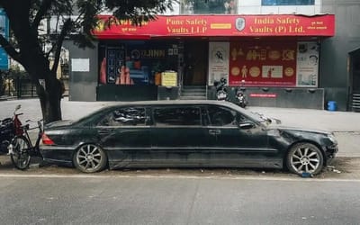 Rare Mercedes S600 Limousine abandoned on side of the road since 2009 has unbelievable story behind it