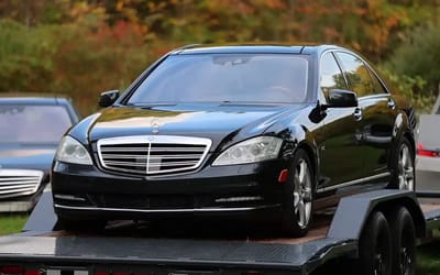 Rebuild expert bought a Mercedes-Benz S-Class and then found a strange note left by mechanic