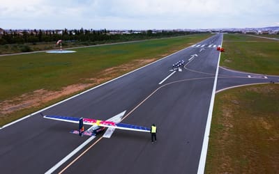 9-red-bull-cyclists-first-to-launch-a-plane-with-bicycles