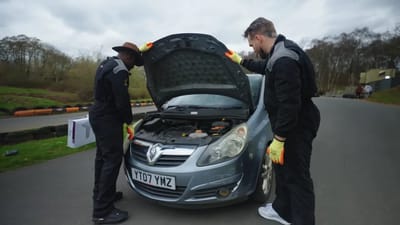 men-keep-removing-parts-from-car-undriveable