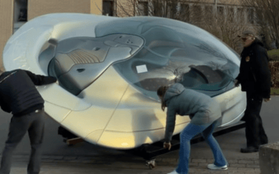 Renault imagined a UFO-like flying car back in 1992 and their bold vision is kind of coming true