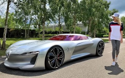 Supercar Blondie discovers the world’s most beautiful car that’s so big it’s more like a spaceship