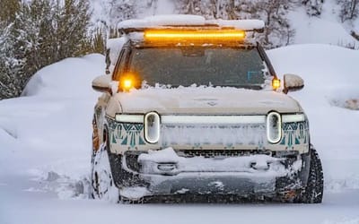 Rivian R1T recovers 38,000-pound semi and trailer stuck in ice