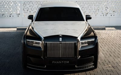 rolls-royce-phantom-worlds-first-laser-engraved-hood