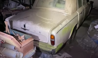 Abandoned property hides incredibly rare Rolls-Royce Silver Wraith that’s been there for years