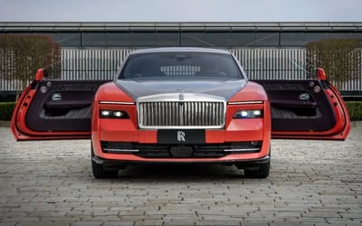 Rolls-Royce sells luxury cars at airshows for millionaire window shoppers