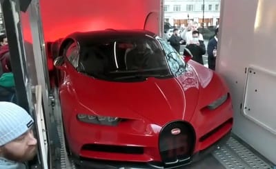 A $3.5M Bugatti Chiron being delivered in London attracted a crowd of hundreds dying for a glimpse