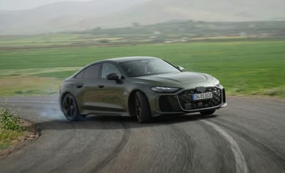 url-audi-rs5-performance-hybrid-digital-oled