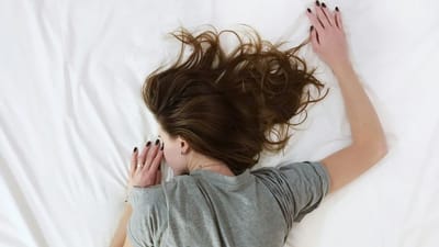 Scientists just bust the 8-hour myth after working out exactly how many hours of sleep you need per night