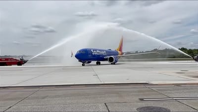 Retiring Spirit Airlines pilot is surprised with a very emotional send-off after his final flight was canceled due to airline shutting down
