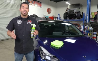 Driver astounded by $19.99 spray that left his car looking like a mirror