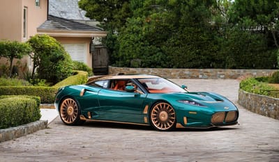 Supercar Blondie gets up close with this brand new 1-of-25 Spyker and she's stunned by all the gold details both inside and outside the car