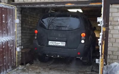 Guy spent $4,000 on a small abandoned storage unit and when he cracks the lock finds a huge car stuffed inside