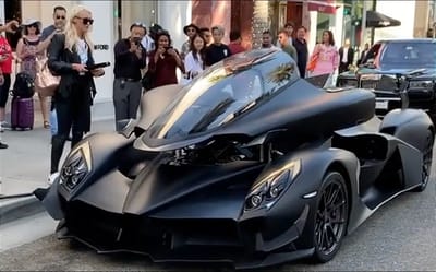 Supercar Blondie was out with a fighter jet on wheels in LA and she’s never seen a car get more attention